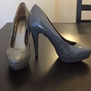 Steve Madden Grey Patton Leather Pump, Size 7.5